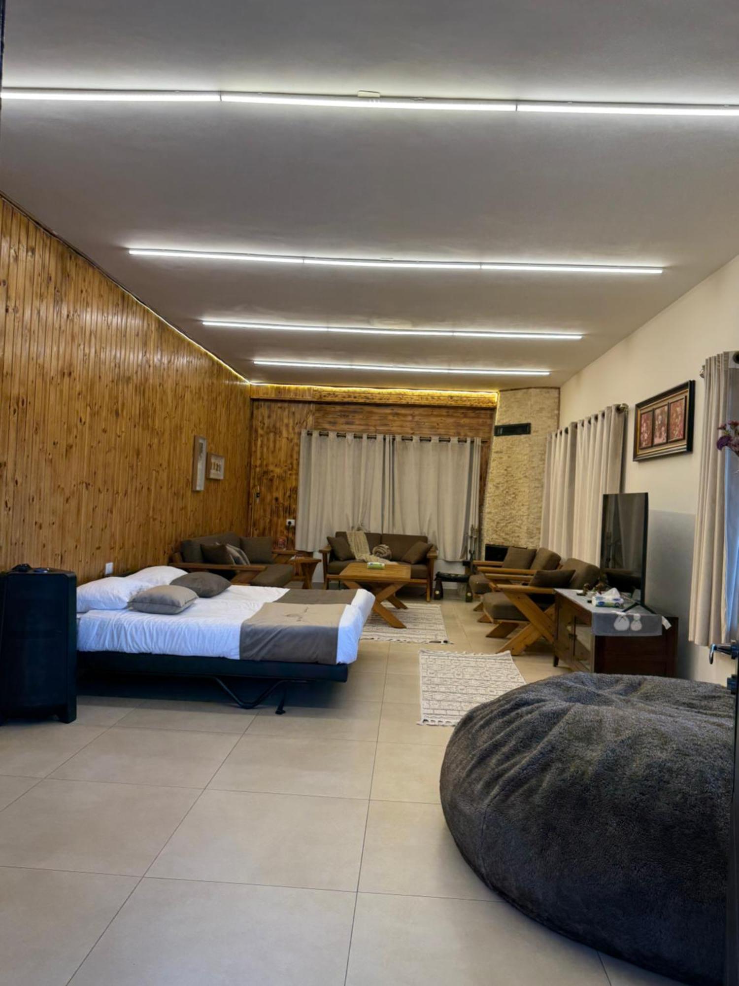 Oak Farm مزرعة البلوط ‘Ajlūn