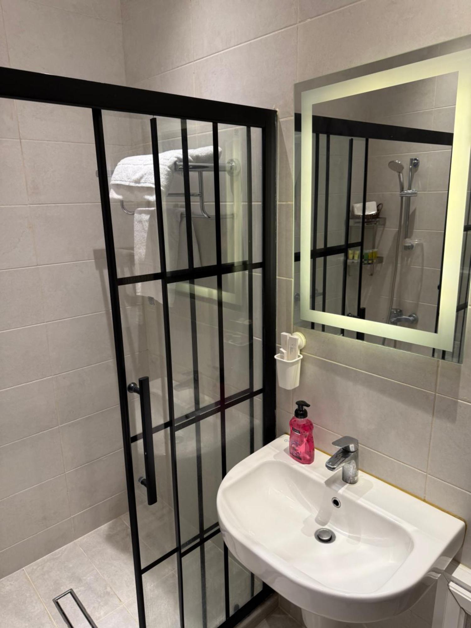 Oak Farm مزرعة البلوط *